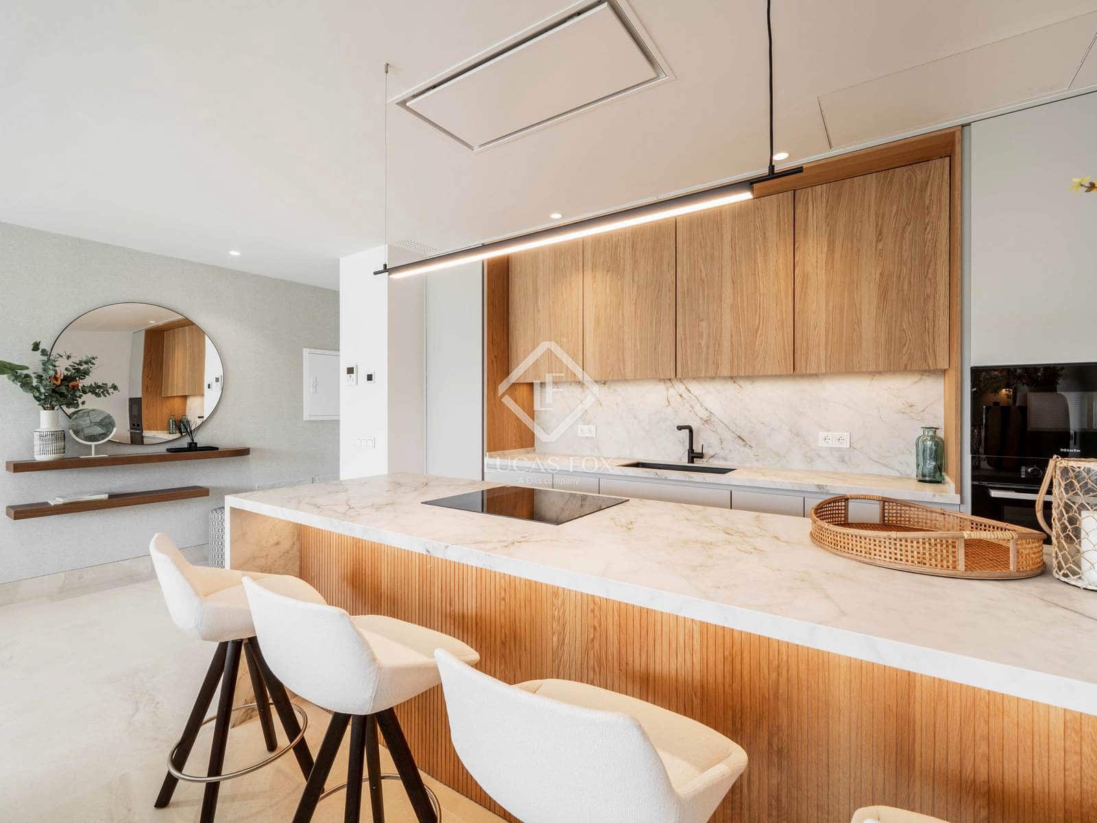 2 Zimmer Apartment zu verkaufen in Nueva Andalucia mit Pool Garage - 1.058.643 € (Ref: 9138460)