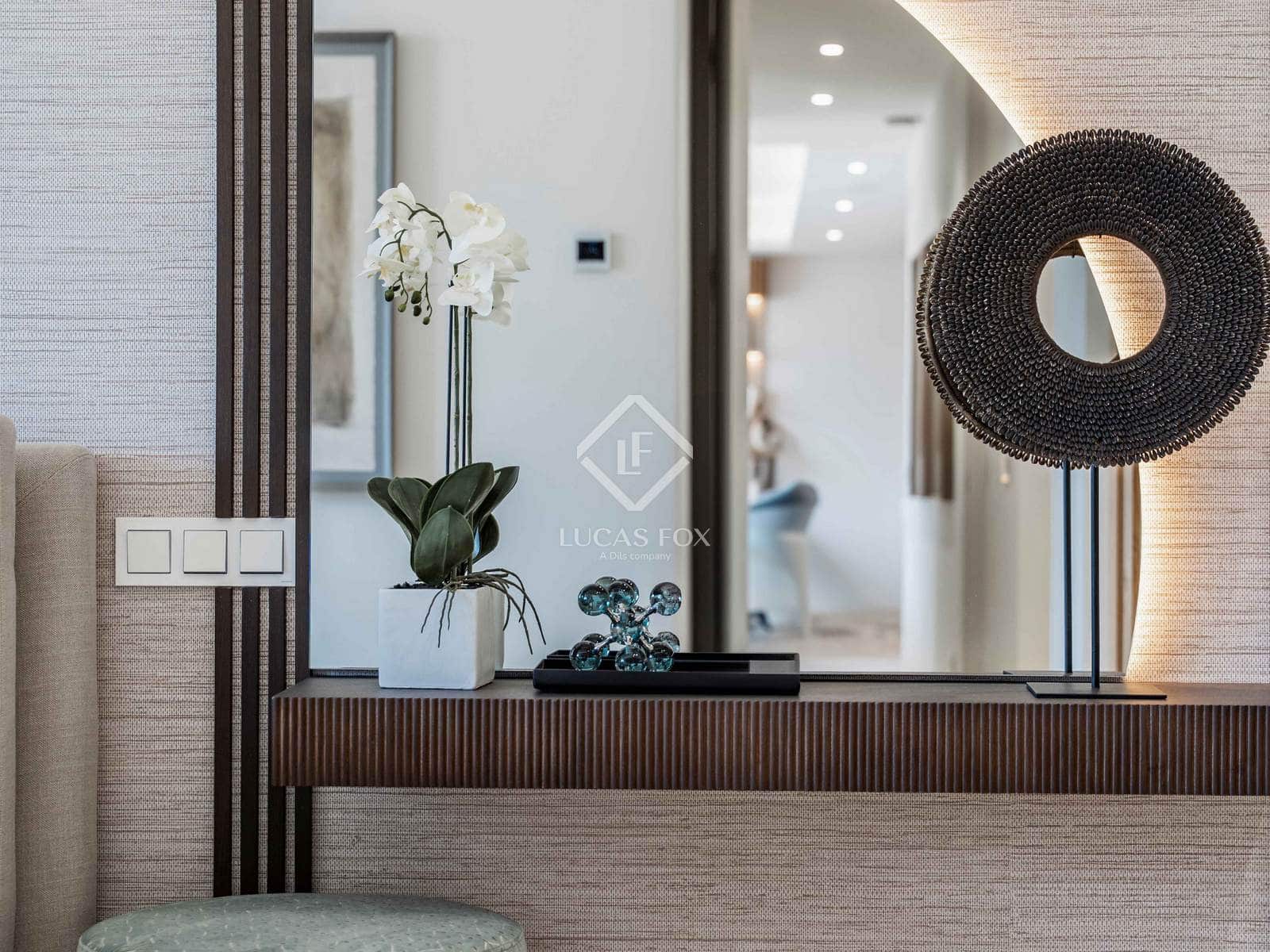 2 Zimmer Apartment zu verkaufen in Nueva Andalucia mit Pool Garage - 1.058.643 € (Ref: 9138460)