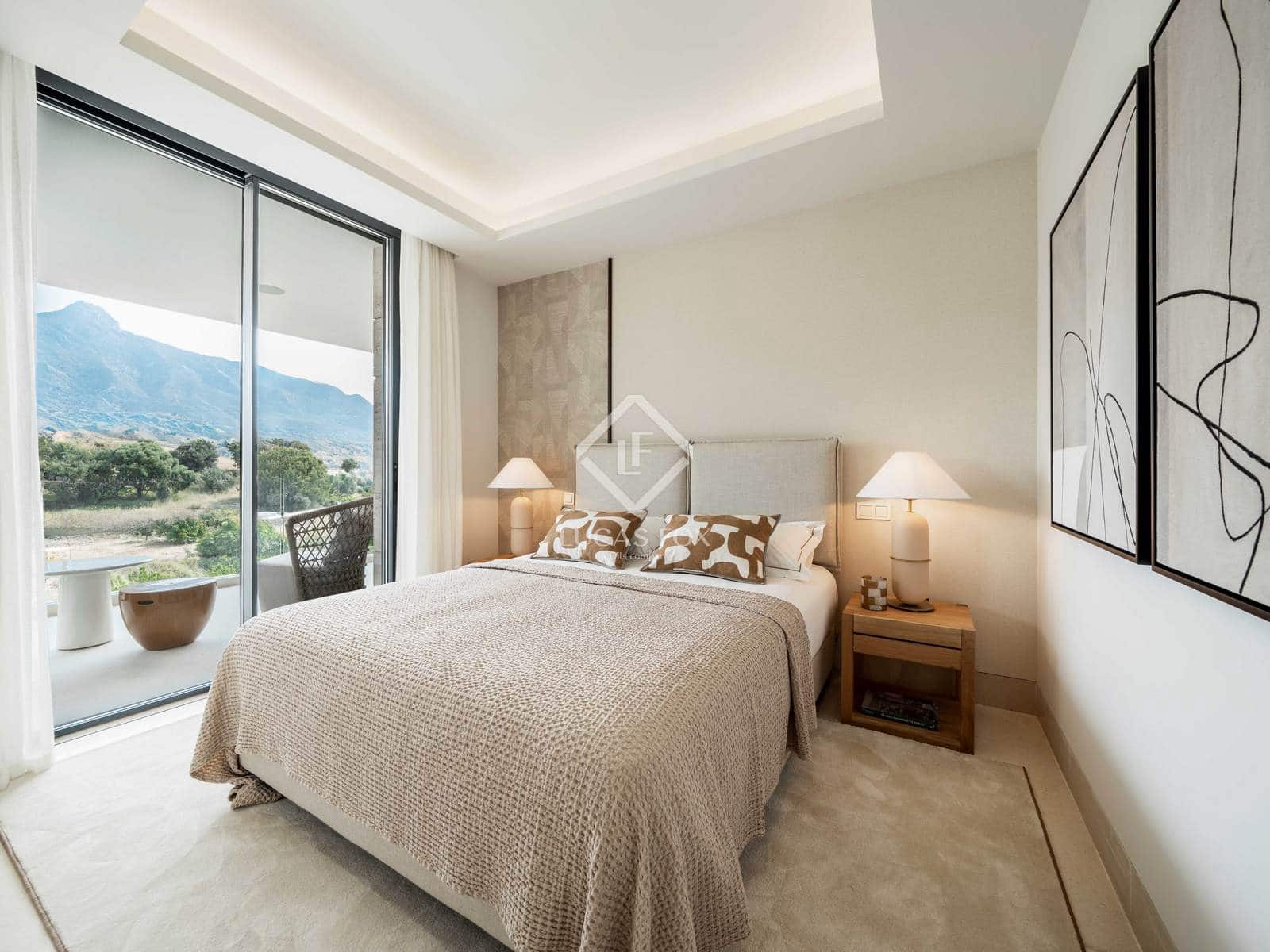 2 Zimmer Apartment zu verkaufen in Nueva Andalucia mit Pool Garage - 1.058.643 € (Ref: 9138460)