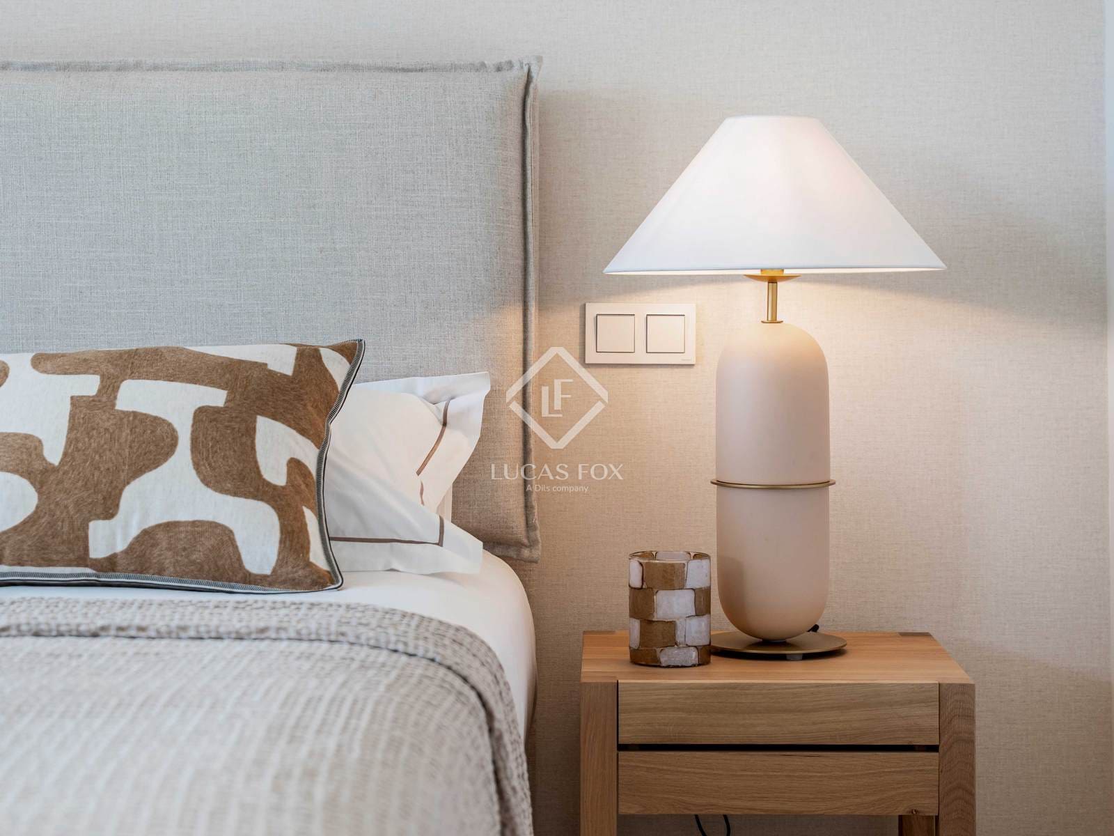 2 Zimmer Apartment zu verkaufen in Nueva Andalucia mit Pool Garage - 1.058.643 € (Ref: 9138460)