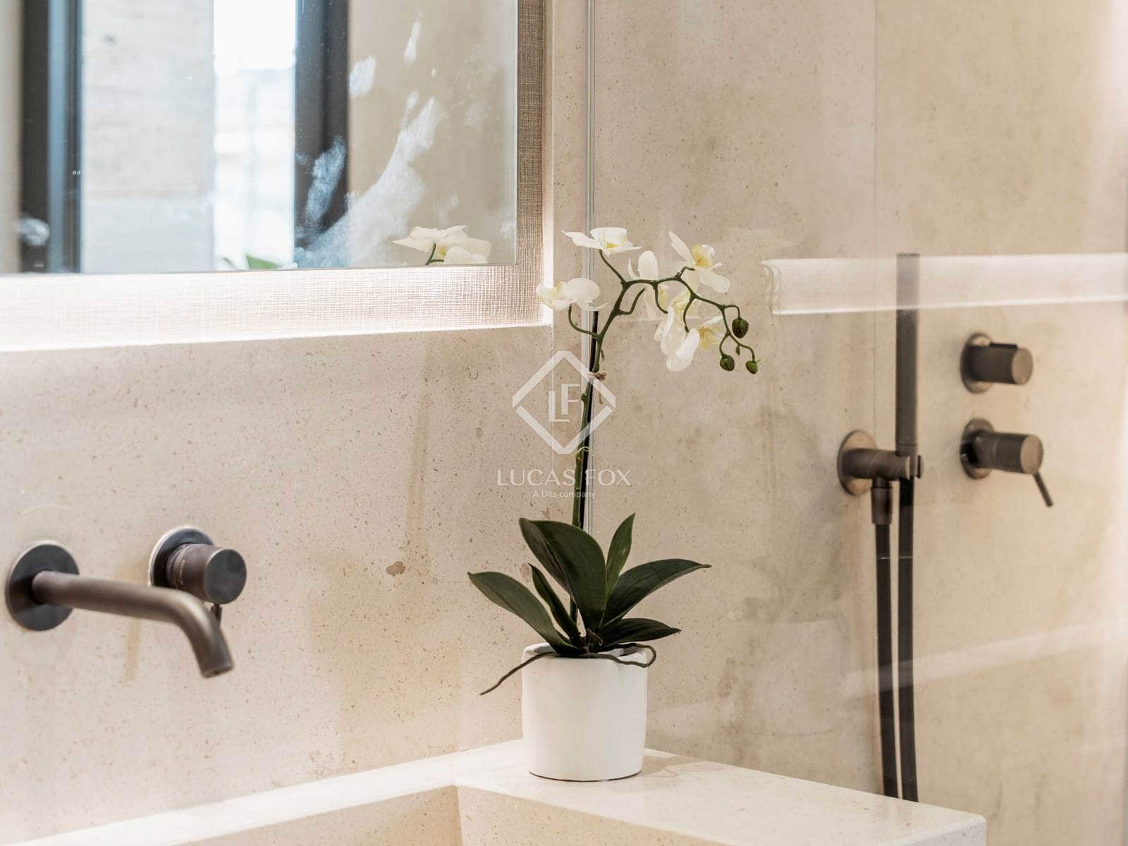 2 Zimmer Apartment zu verkaufen in Nueva Andalucia mit Pool Garage - 1.058.643 € (Ref: 9138460)