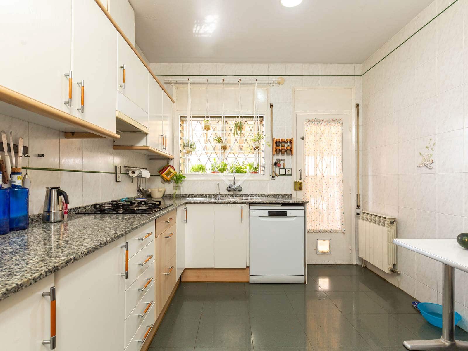 3 soverom Villa til salgs i Sant Just Desvern - € 850 000 (Ref: 9138461)