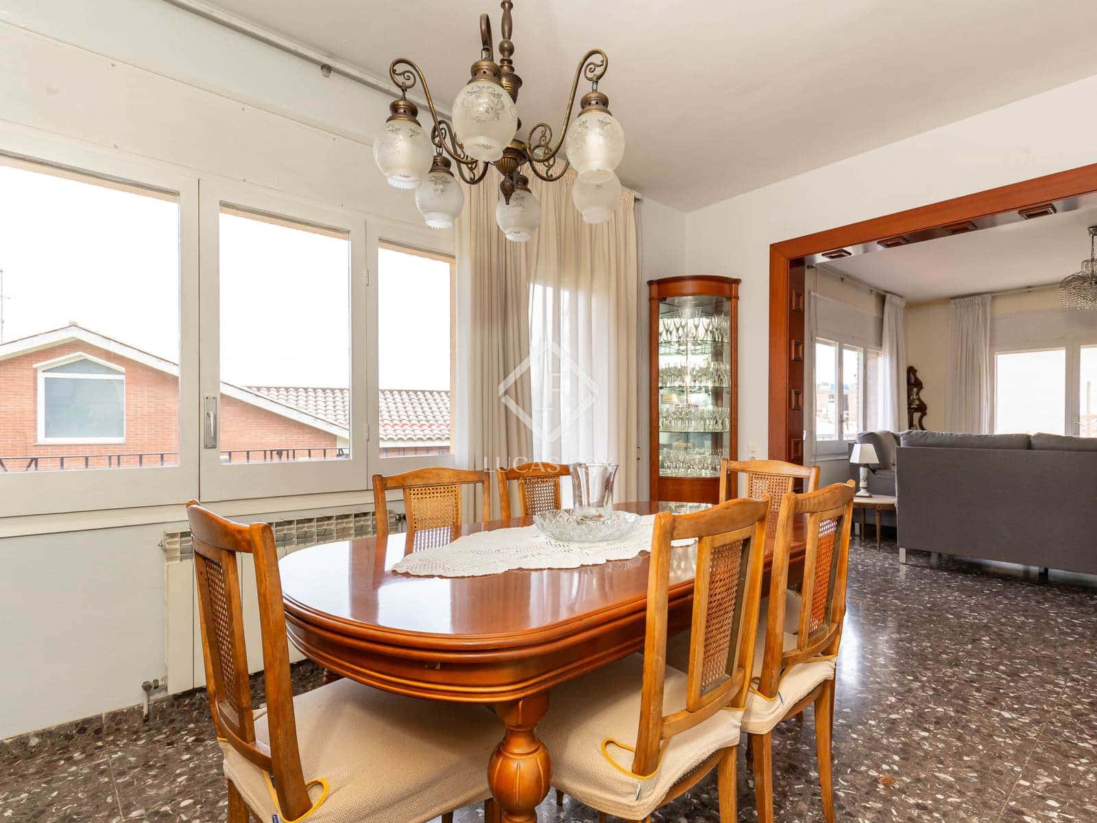 3 soverom Villa til salgs i Sant Just Desvern - € 850 000 (Ref: 9138461)