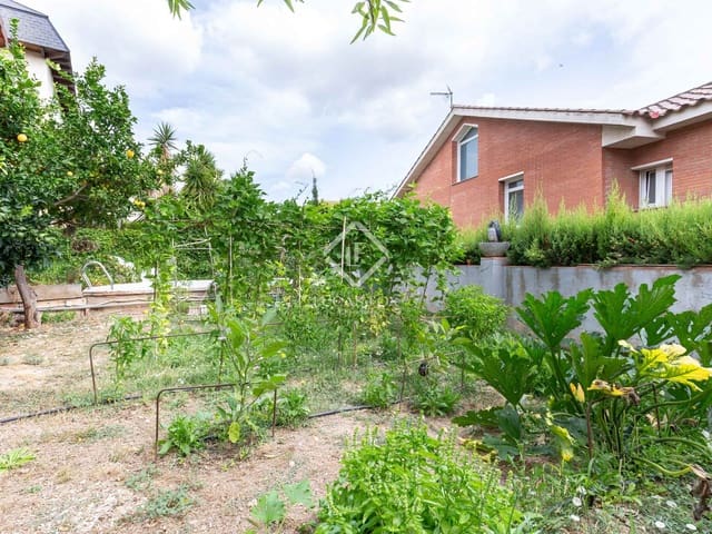 3 slaapkamer Villa te koop in Sant Just Desvern - € 850.000 (Ref: 9138461)