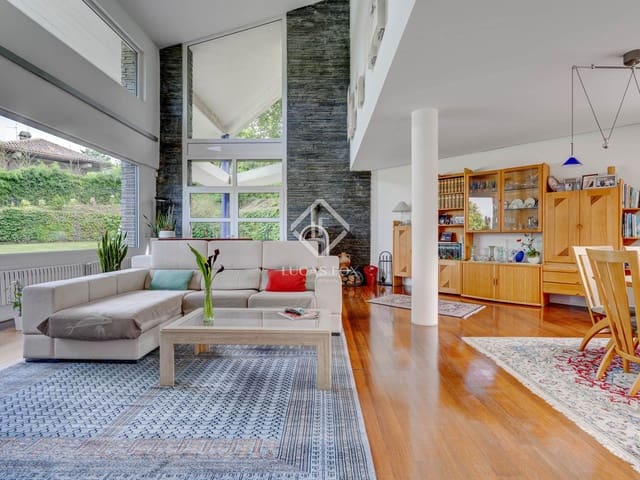 5 slaapkamer Villa te koop in Irun met zwembad garage - € 1.590.000 (Ref: 9138462)