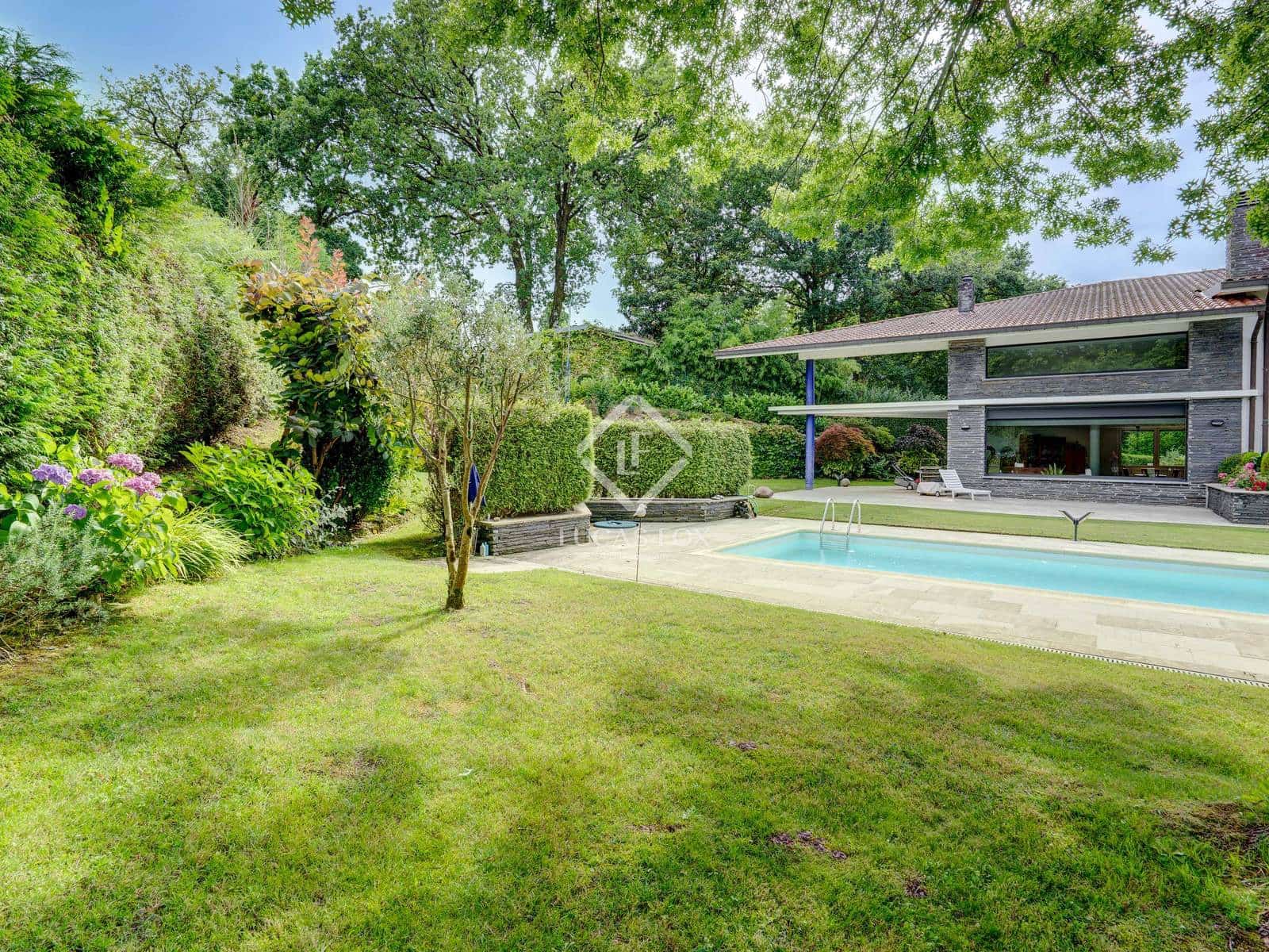 5 soveværelse Villa til salg i Irun med swimmingpool garage - € 1.590.000 (Ref: 9138462)