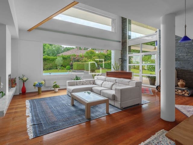 5 quarto Moradia para venda em Irun com piscina garagem - 1 585 000 € (Ref: 9138462)