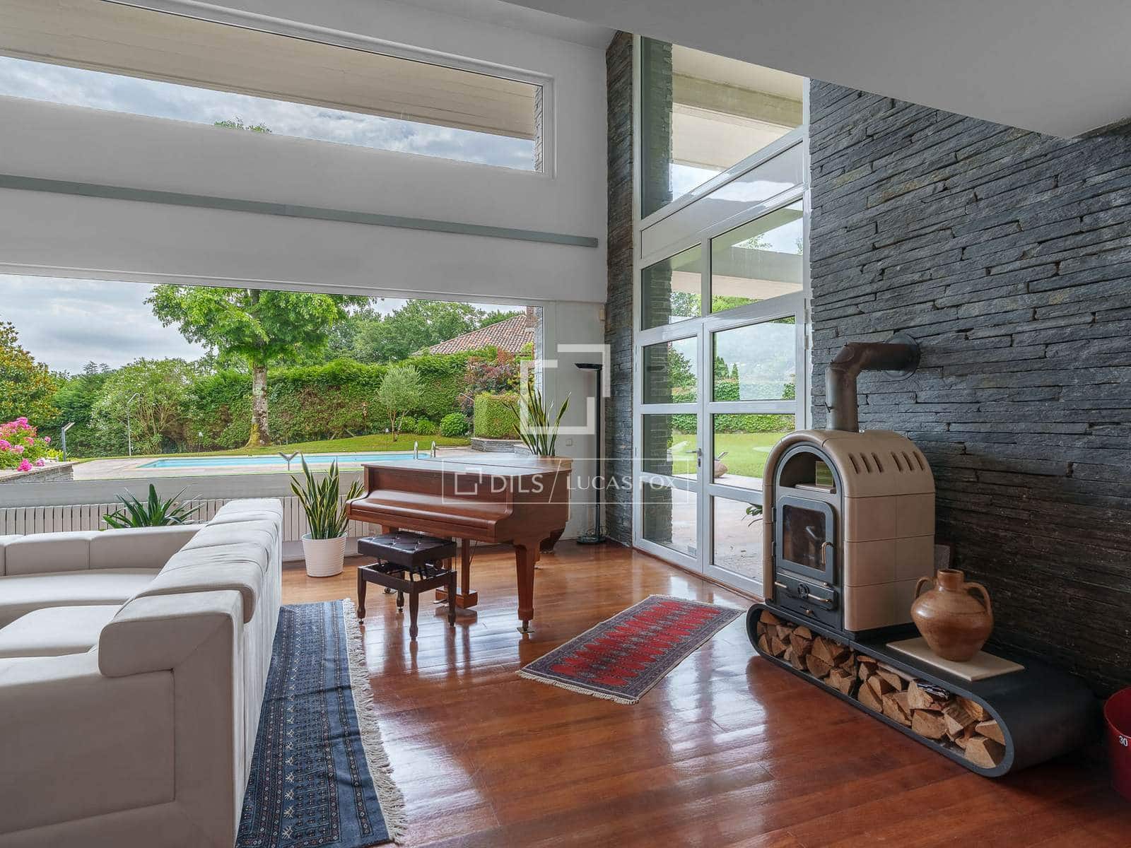 5 bedroom Villa for sale in Irun with pool garage - € 1,585,000 (Ref: 9138462)