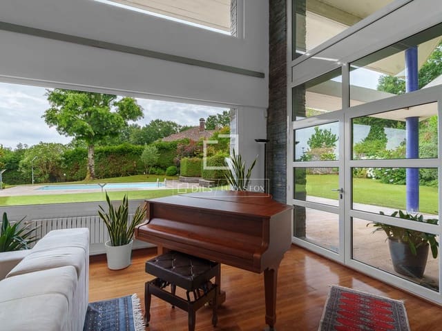 5 quarto Moradia para venda em Irun com piscina garagem - 1 585 000 € (Ref: 9138462)