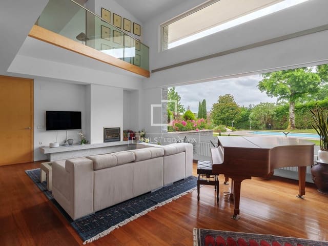 5 quarto Moradia para venda em Irun com piscina garagem - 1 585 000 € (Ref: 9138462)