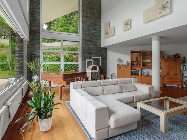 5 quarto Moradia para venda em Irun com piscina garagem - 1 585 000 € (Ref: 9138462)