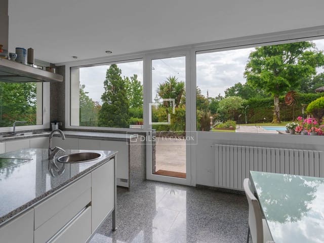 5 quarto Moradia para venda em Irun com piscina garagem - 1 585 000 € (Ref: 9138462)
