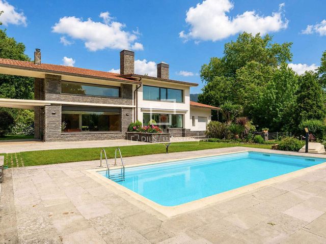 5 sovrum Villa till salu i Irun med pool garage - 1 585 000 € (Ref: 9138462)