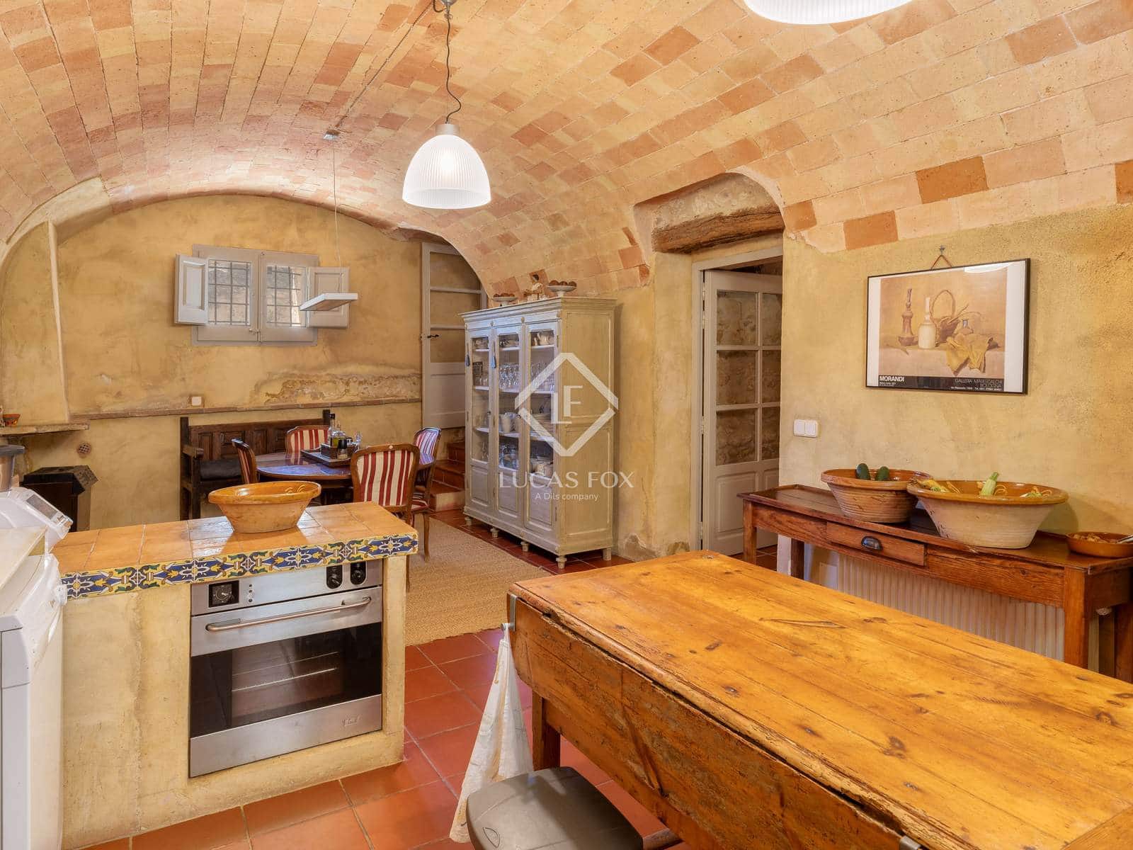 6 soveværelse Finca/Landehus til salg i Garrigas med swimmingpool garage - € 1.790.000 (Ref: 9138559)