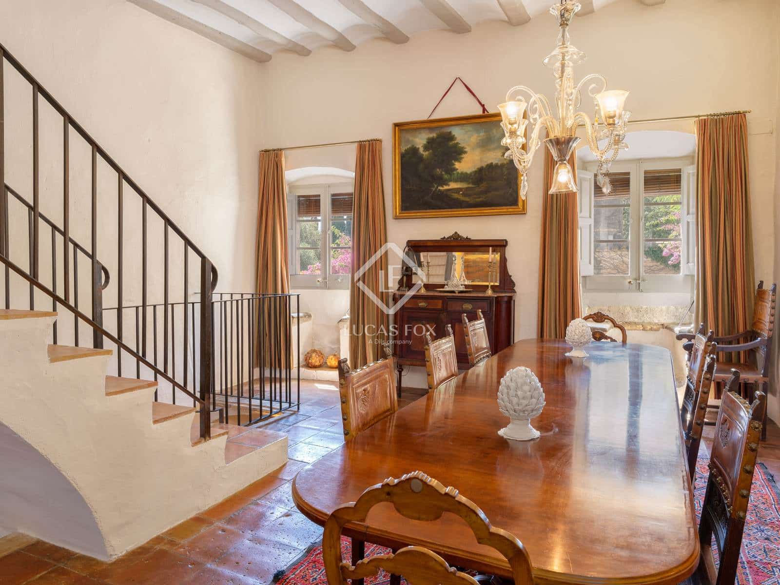 6 soveværelse Finca/Landehus til salg i Garrigas med swimmingpool garage - € 1.790.000 (Ref: 9138559)