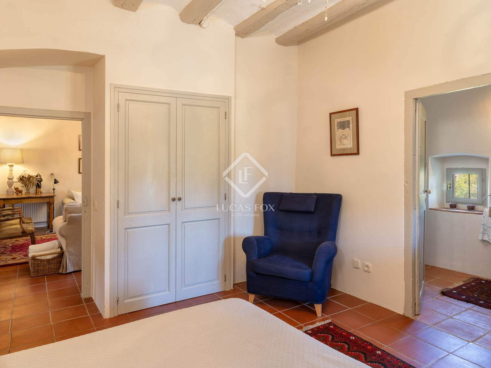 6 soveværelse Finca/Landehus til salg i Garrigas med swimmingpool garage - € 1.790.000 (Ref: 9138559)