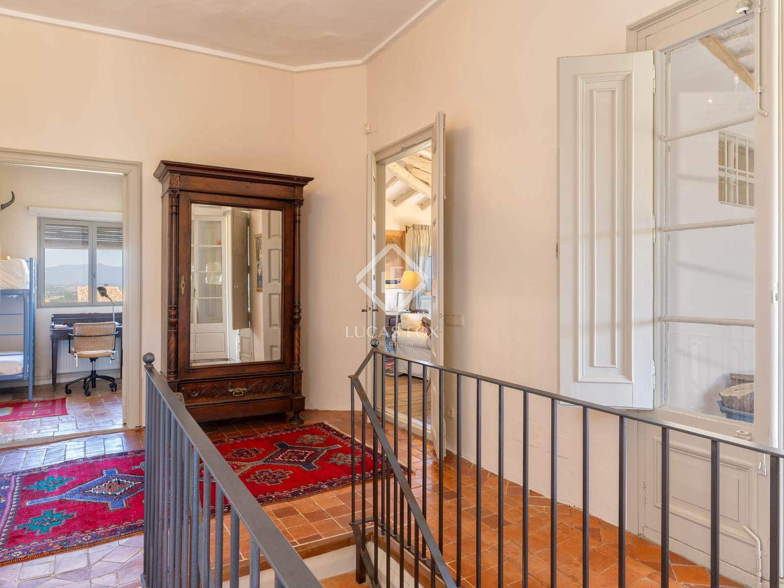 6 soveværelse Finca/Landehus til salg i Garrigas med swimmingpool garage - € 1.790.000 (Ref: 9138559)