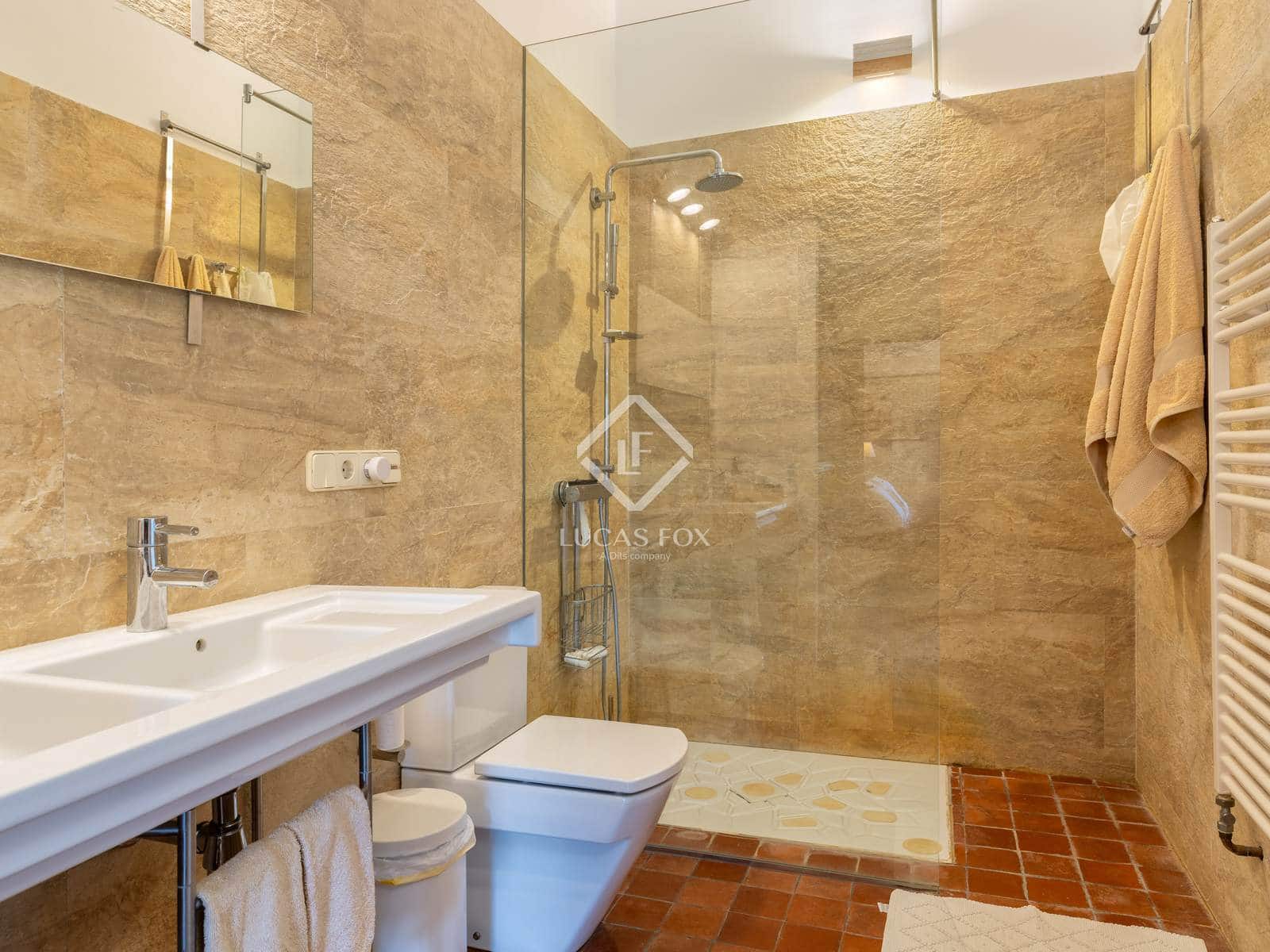 6 soveværelse Finca/Landehus til salg i Garrigas med swimmingpool garage - € 1.790.000 (Ref: 9138559)