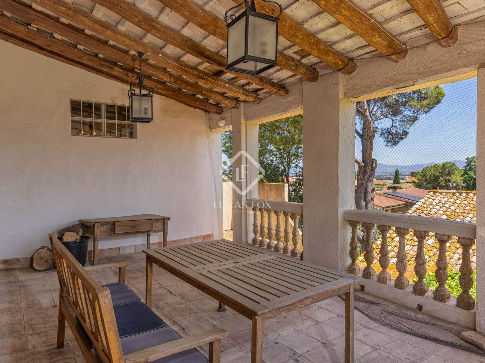 6 soveværelse Finca/Landehus til salg i Garrigas med swimmingpool garage - € 1.790.000 (Ref: 9138559)