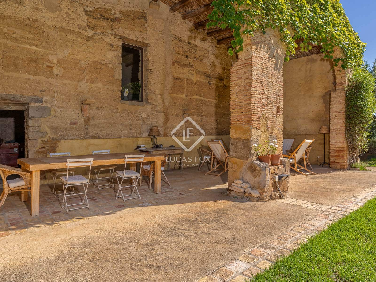 6 soveværelse Finca/Landehus til salg i Garrigas med swimmingpool garage - € 1.790.000 (Ref: 9138559)