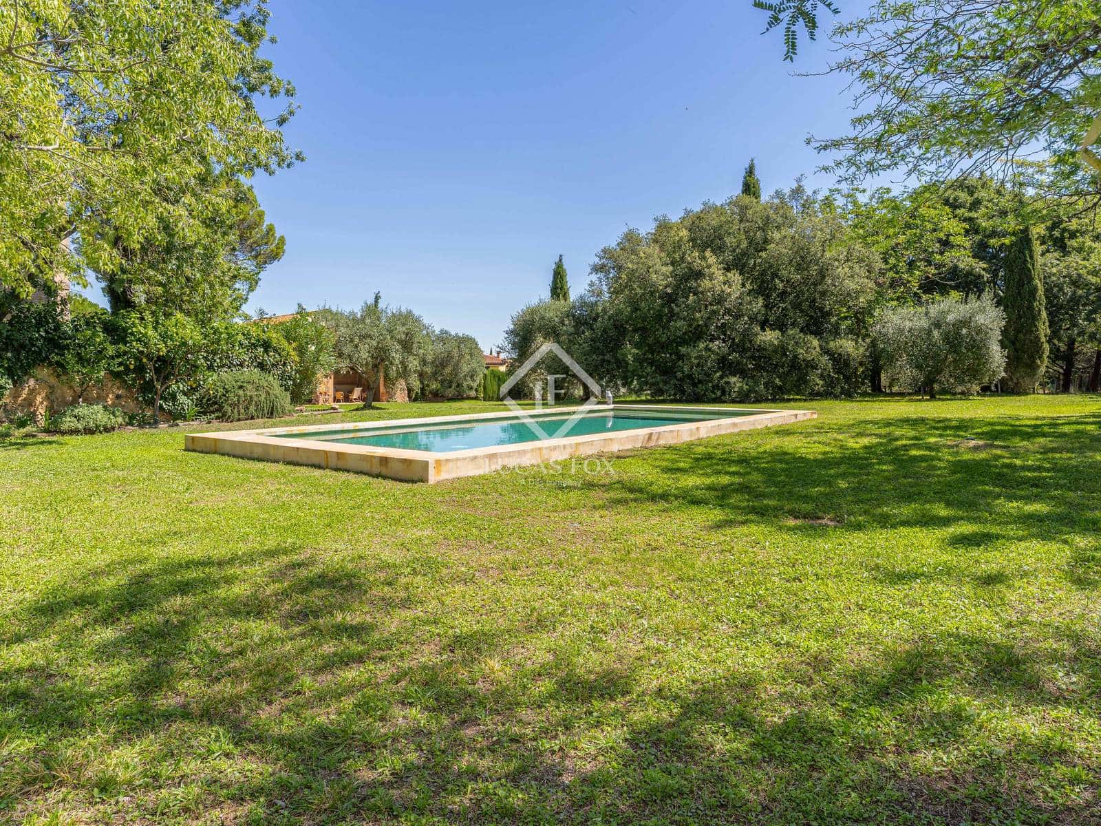 6 soveværelse Finca/Landehus til salg i Garrigas med swimmingpool garage - € 1.790.000 (Ref: 9138559)
