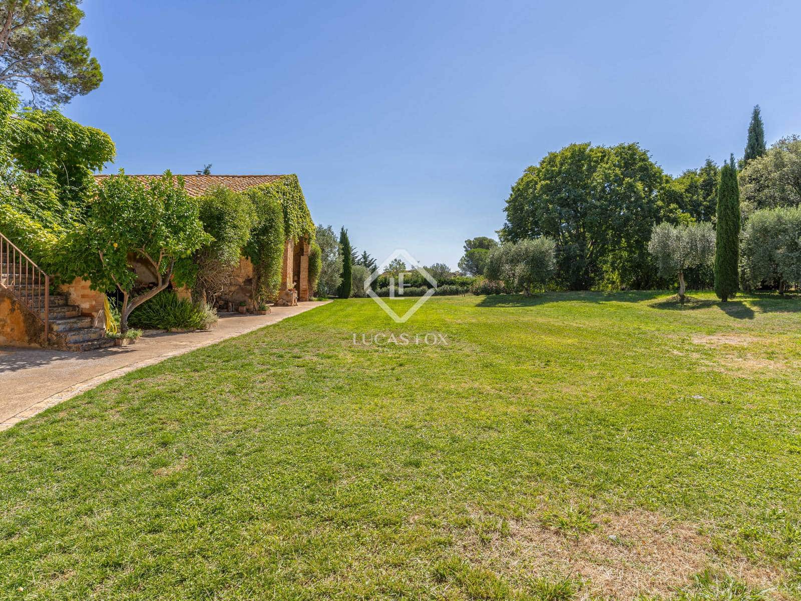 6 soveværelse Finca/Landehus til salg i Garrigas med swimmingpool garage - € 1.790.000 (Ref: 9138559)