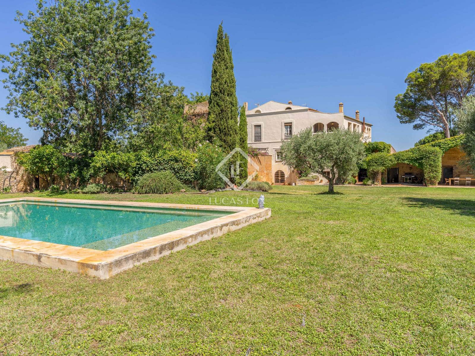 6 soveværelse Finca/Landehus til salg i Garrigas med swimmingpool garage - € 1.790.000 (Ref: 9138559)