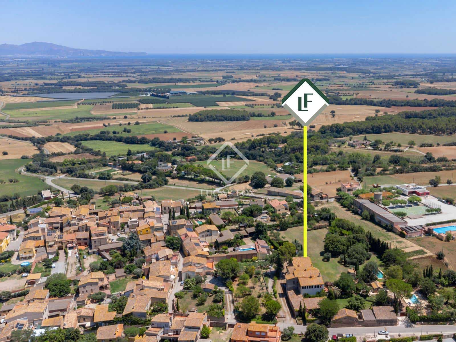 6 soveværelse Finca/Landehus til salg i Garrigas med swimmingpool garage - € 1.790.000 (Ref: 9138559)