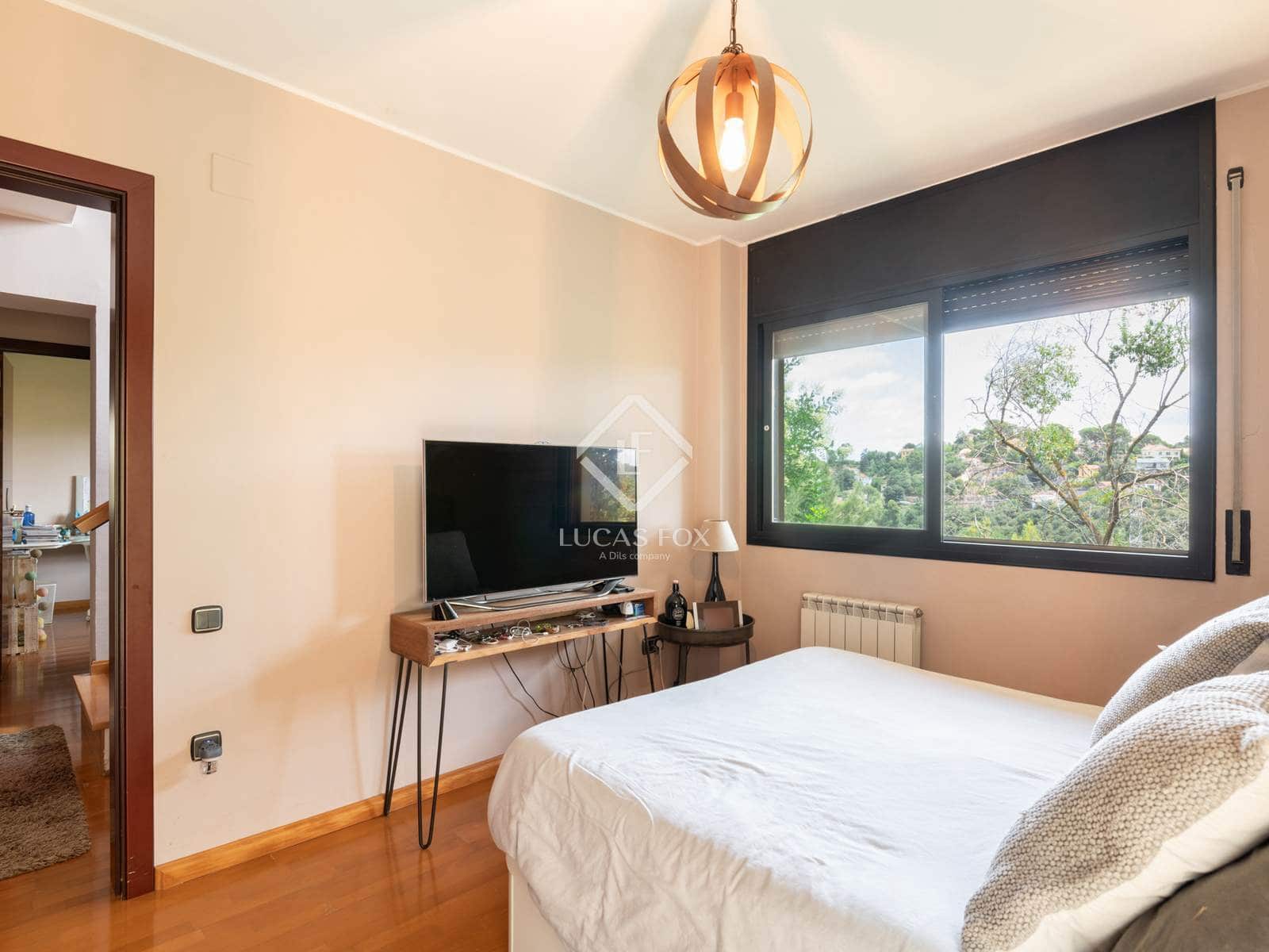 4 soveværelse Villa til salg i Sant Cugat del Valles med garage - € 795.000 (Ref: 9138561)