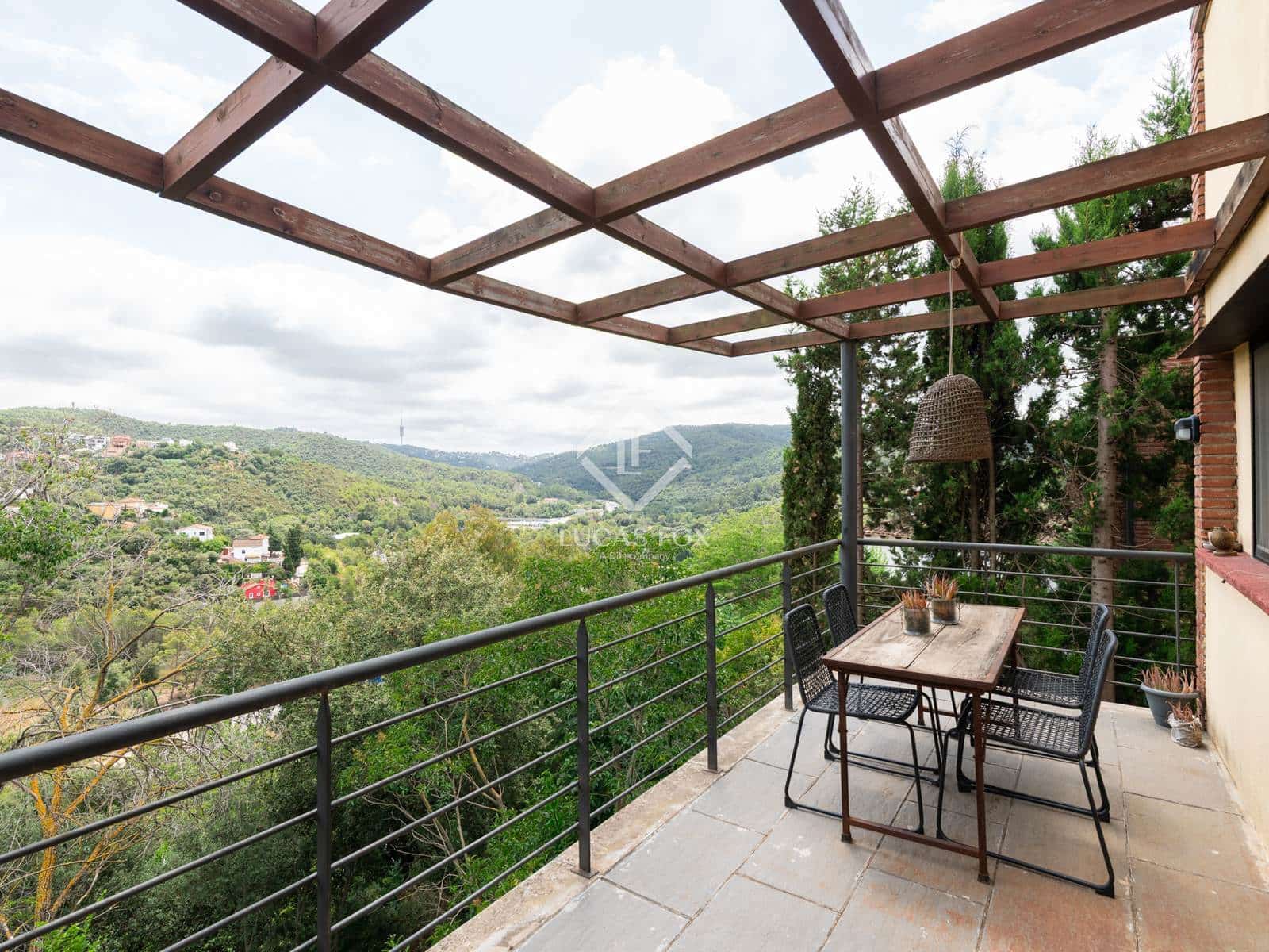 4 soveværelse Villa til salg i Sant Cugat del Valles med garage - € 795.000 (Ref: 9138561)