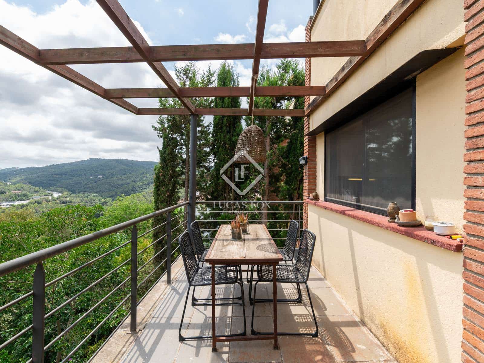 4 soveværelse Villa til salg i Sant Cugat del Valles med garage - € 795.000 (Ref: 9138561)