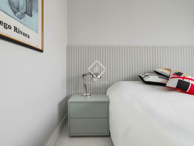 Apartamento de 2 habitaciones en Estepona en venta con piscina garaje - 948.000 € (Ref: 9142187)