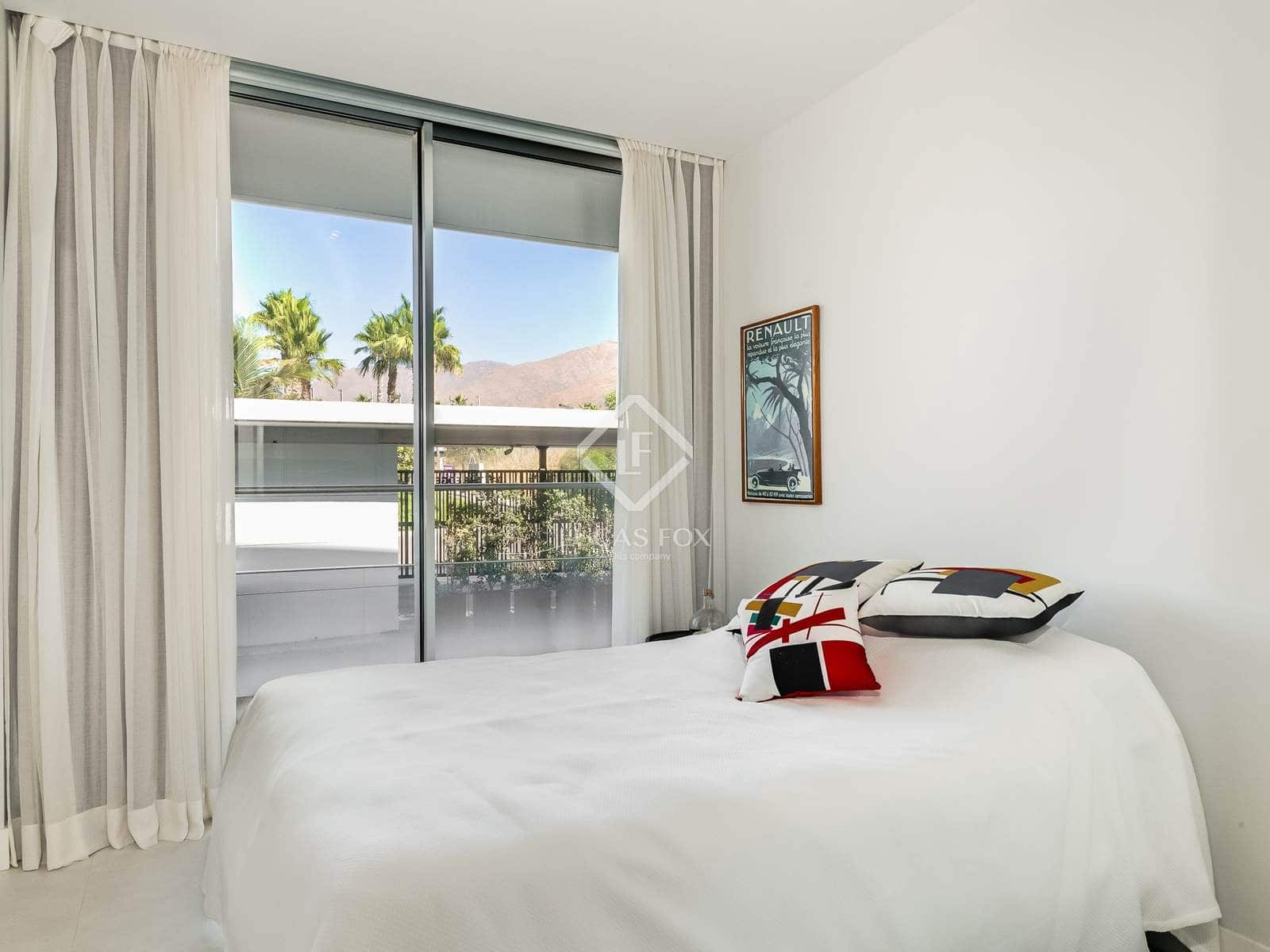 Apartamento de 2 habitaciones en Estepona en venta con piscina garaje - 948.000 € (Ref: 9142187)