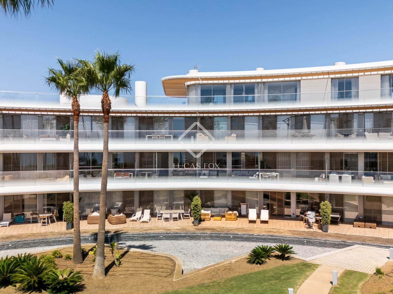 Apartamento de 2 habitaciones en Estepona en venta con piscina garaje - 948.000 € (Ref: 9142187)