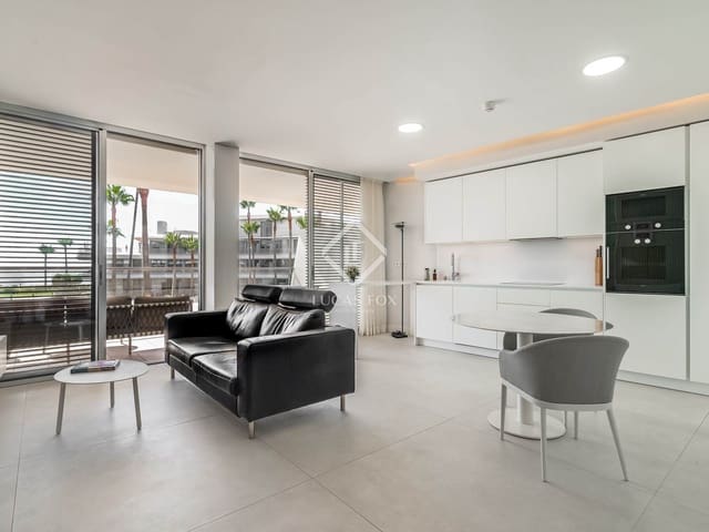 Apartamento de 2 habitaciones en Estepona en venta con piscina garaje - 948.000 € (Ref: 9142187)