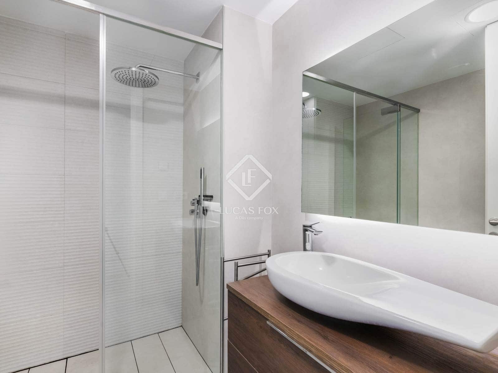 Apartamento de 2 habitaciones en Estepona en venta con piscina garaje - 948.000 € (Ref: 9142187)