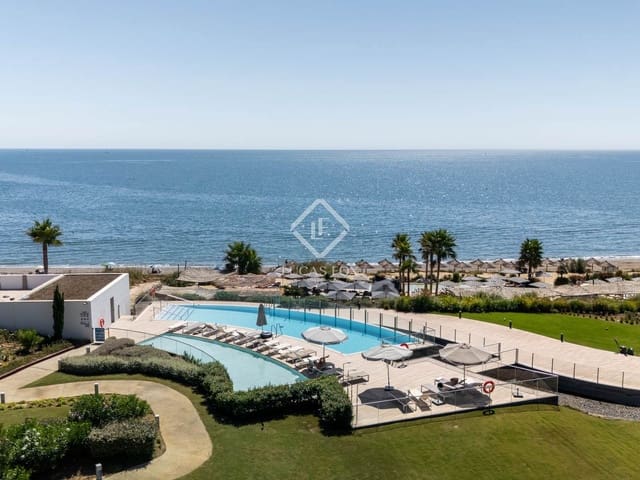 Apartamento de 2 habitaciones en Estepona en venta con piscina garaje - 948.000 € (Ref: 9142187)