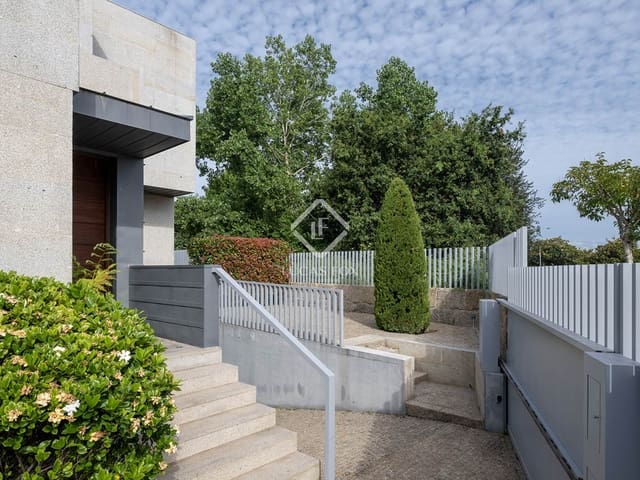 5 bedroom Villa for rent in Vigo with pool garage - € 5,000 (Ref: 9142188)