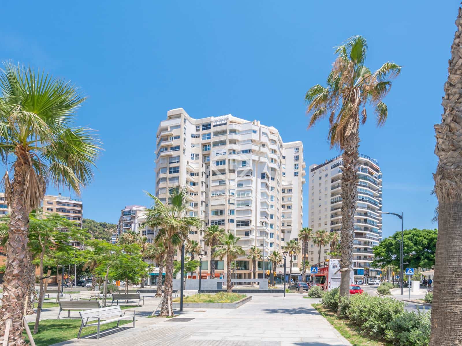 4 soveværelse Penthouse til salg i Malaga by med garage - € 1.495.000 (Ref: 9142451)
