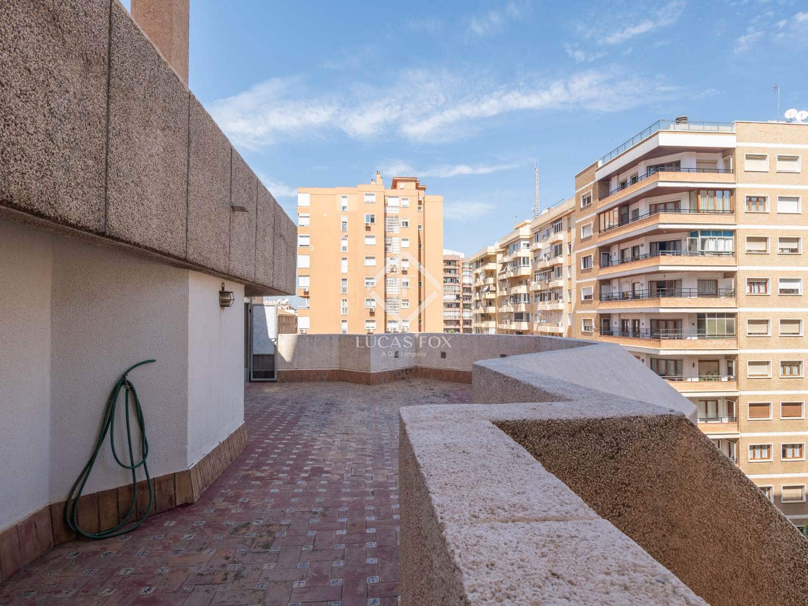 4 soveværelse Penthouse til salg i Malaga by med garage - € 1.495.000 (Ref: 9142451)