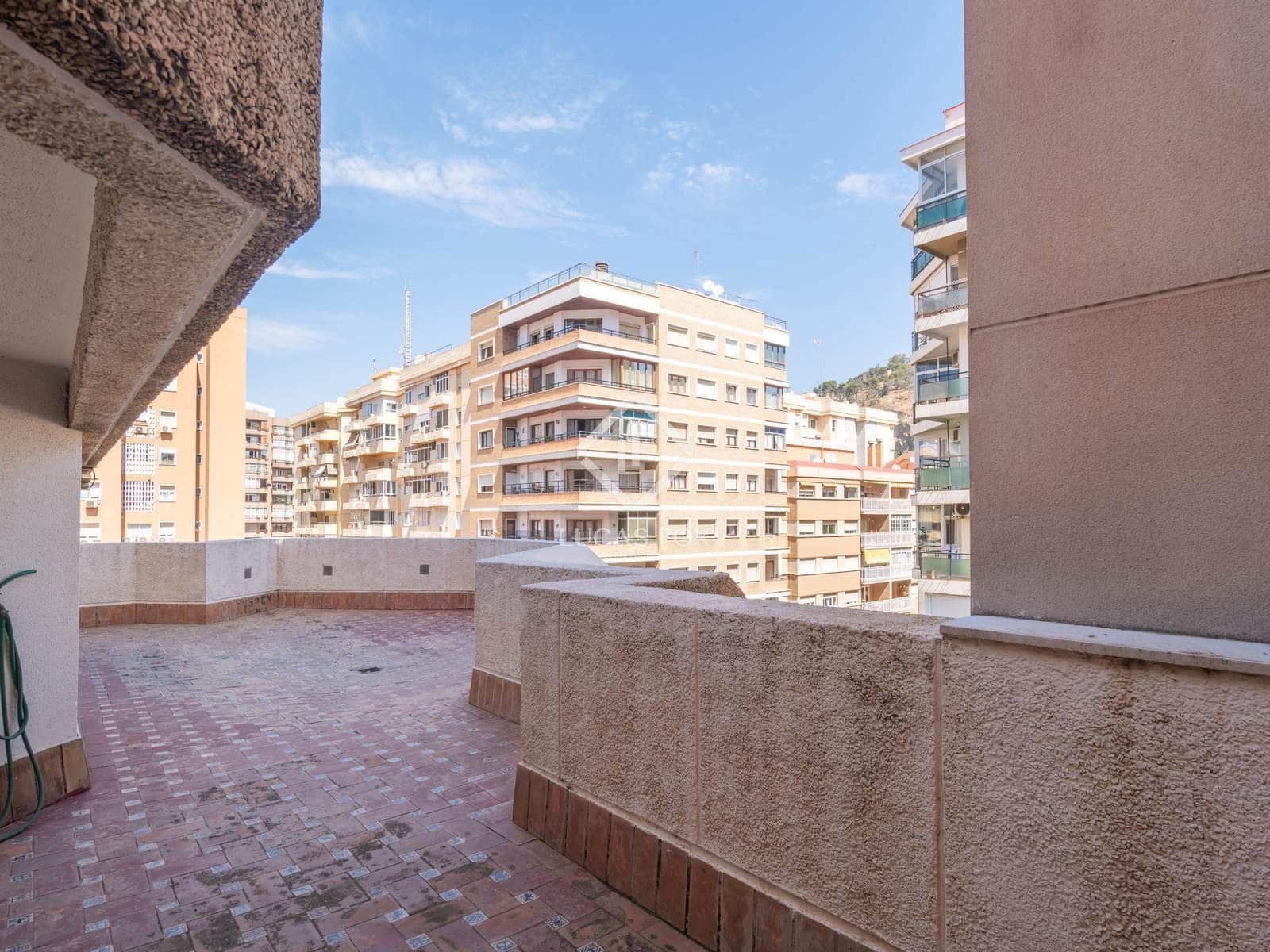 4 soveværelse Penthouse til salg i Malaga by med garage - € 1.495.000 (Ref: 9142451)