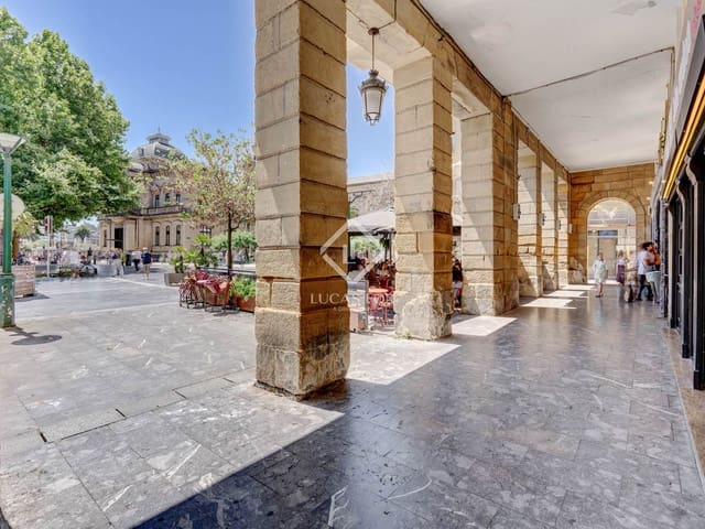 4 slaapkamer Appartement te koop in Donostia-San Sebastián - € 1.525.000 (Ref: 9143786)