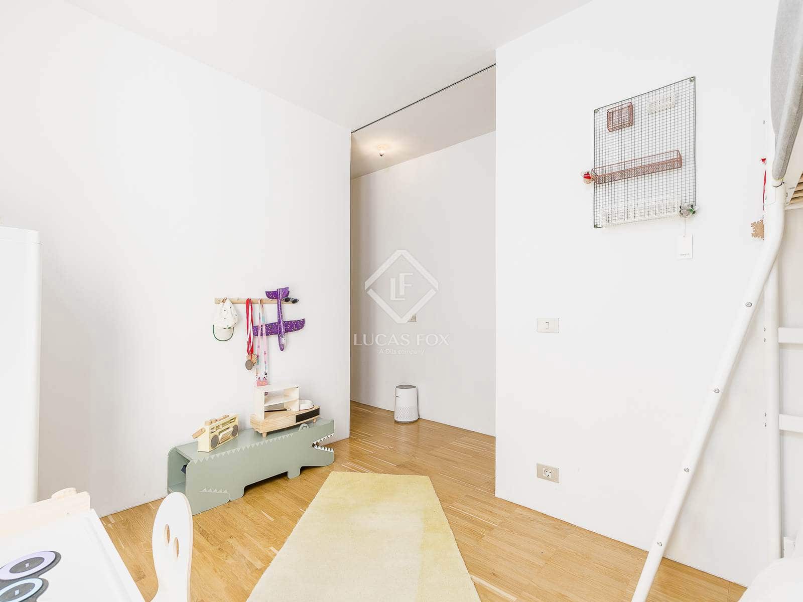 4 sovrum Lägenhet att hyra i Barcelona stad - 3 000 € (Ref: 9143953)