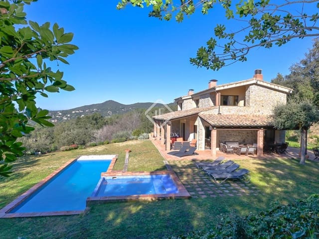 Chalet de 5 habitaciones en Santa Cristina d'Aro en venta con piscina garaje - 1.200.000 € (Ref: 9144489)