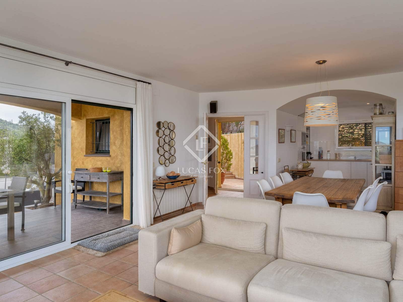 8 bedroom Villa for sale in Sa Riera with pool garage - € 1,850,000 (Ref: 9146209)