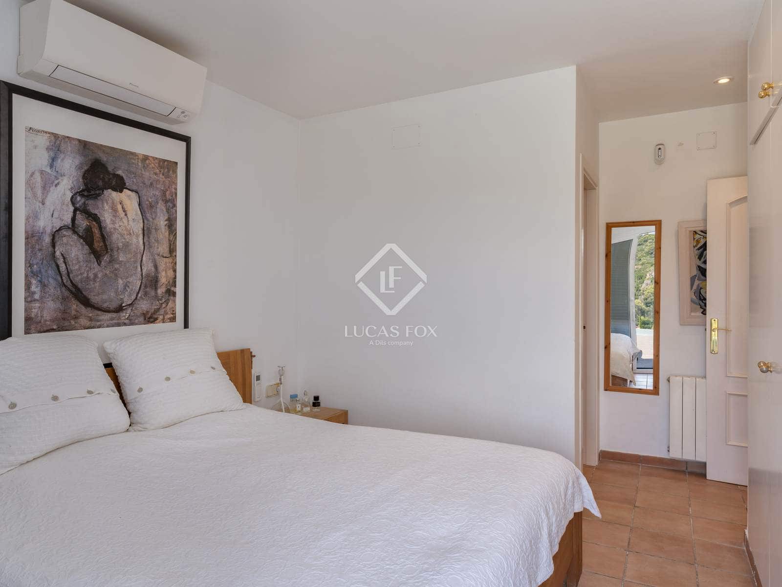 8 bedroom Villa for sale in Sa Riera with pool garage - € 1,850,000 (Ref: 9146209)