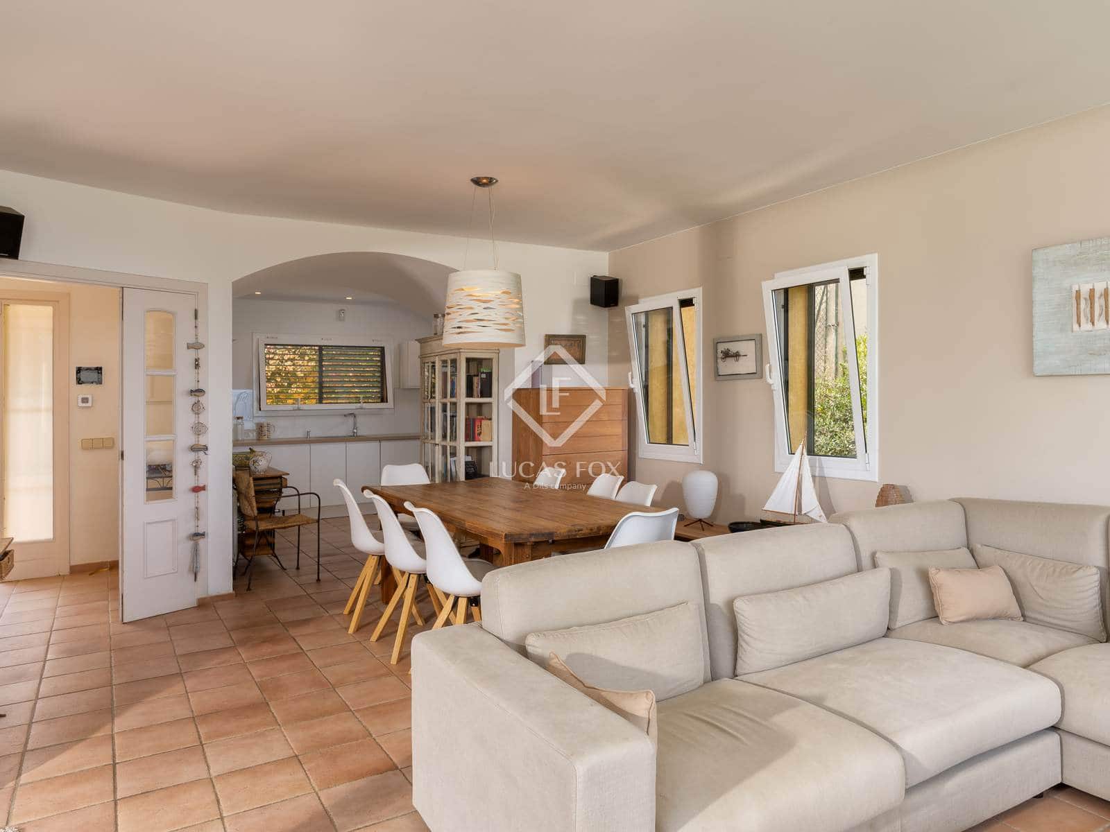 8 bedroom Villa for sale in Sa Riera with pool garage - € 1,850,000 (Ref: 9146209)