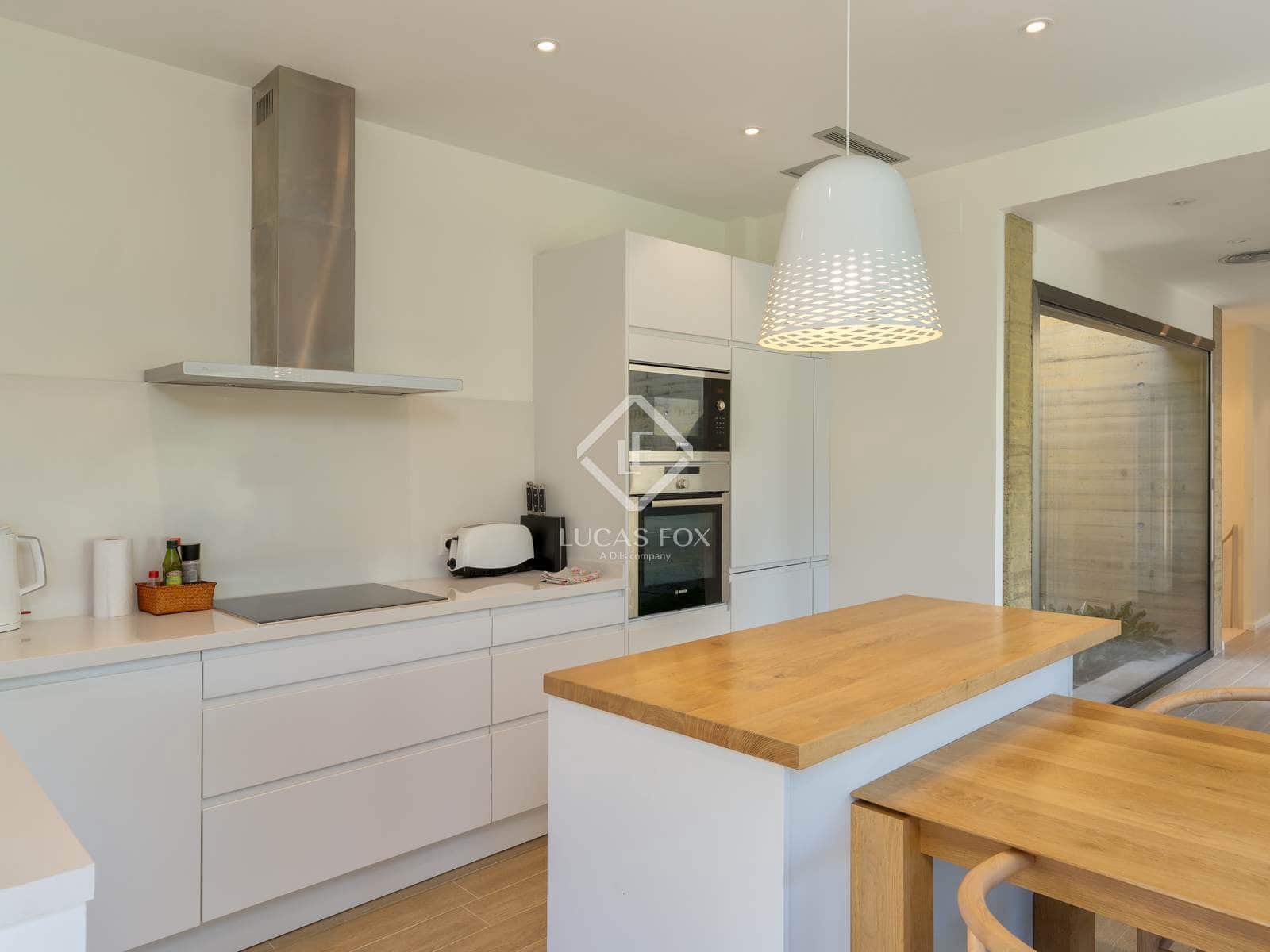 8 bedroom Villa for sale in Sa Riera with pool garage - € 1,850,000 (Ref: 9146209)