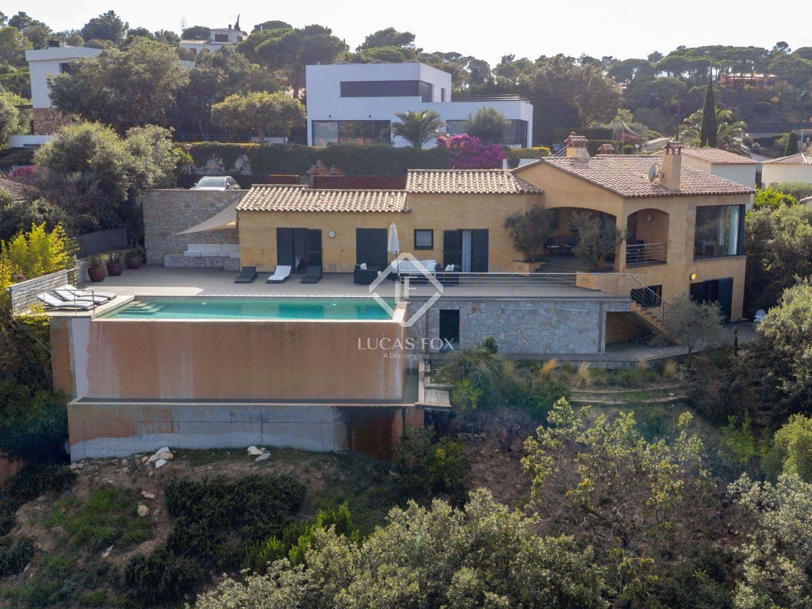 8 bedroom Villa for sale in Sa Riera with pool garage - € 1,850,000 (Ref: 9146209)