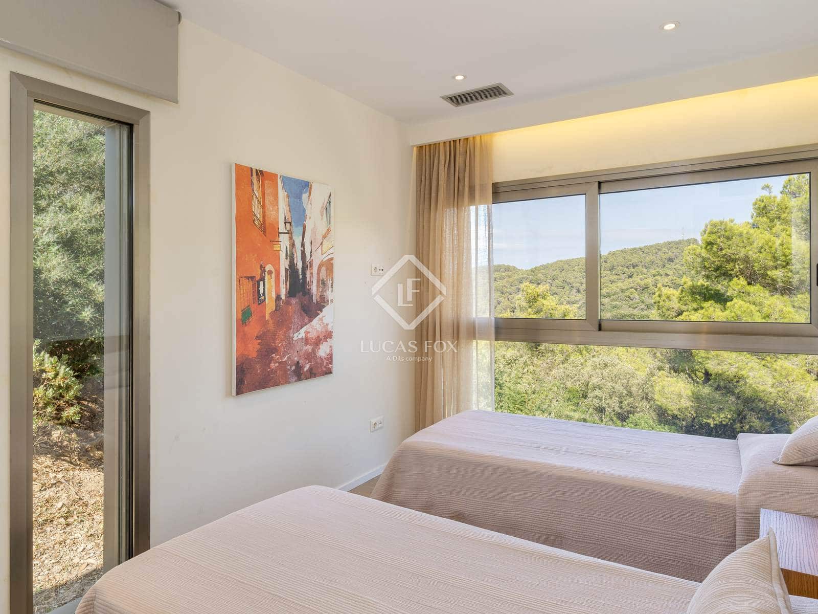 8 bedroom Villa for sale in Sa Riera with pool garage - € 1,850,000 (Ref: 9146209)